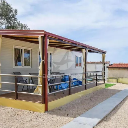 Mobile Homes Bella Hébergement de vacances *